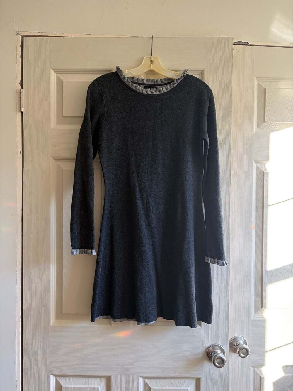 Adrienne Vittadini Sweater Dress Size M Grey Ruffle Collar